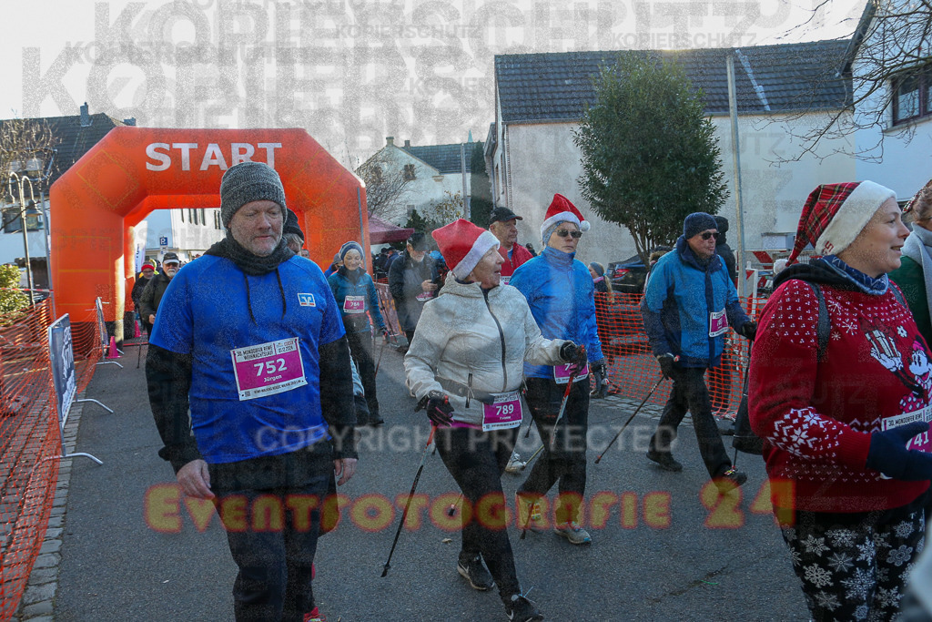 241201_1030_EX1_8233 | Sportfotografie im Rhein-Sieg Kreis, Köln, Bonn, NRW, Rheinland Pfalz, Hessen, etc. Unser Tätigkeitsfeld umfasst den Laufsport vom Volkslauf über den Marathon, Duathlon, Triathon bis zum Ultralauf wie Kölnpfad Ultra oder Schindertrail.