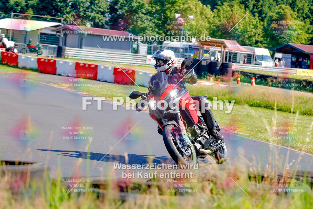 _MOT9061 | Hier findet Ihr Bilder von Touristenfahrten auf der Nürburgring Nordschleife oder von anderen Veranstaltungen die ich besucht habe. Viel Spass beim Durch Schauen 