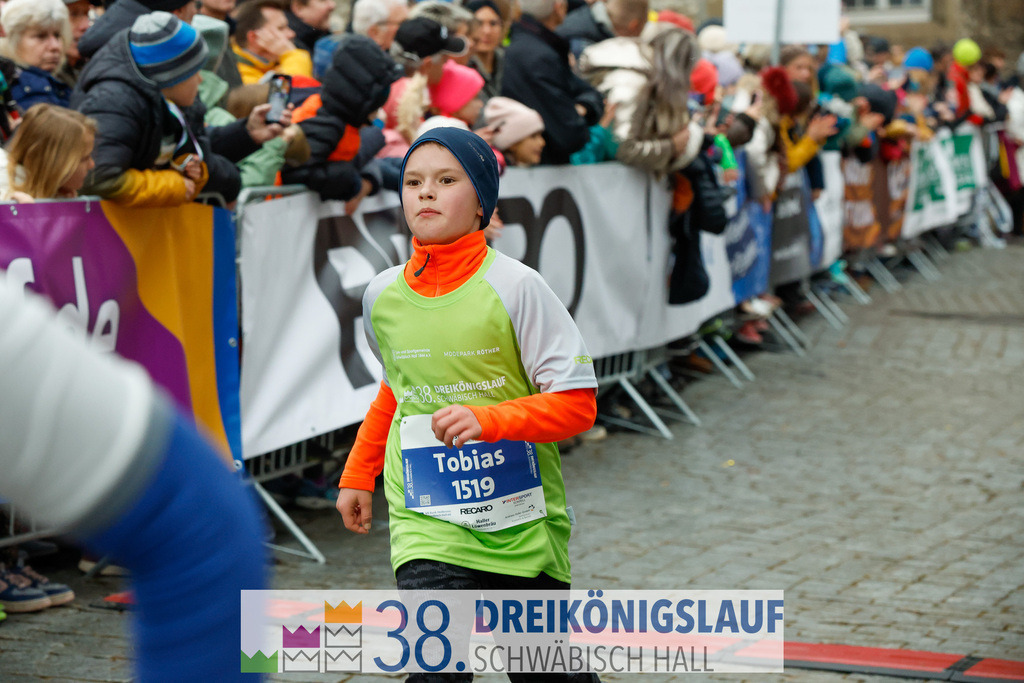 1700m Stadtwerke Jugendlauf | 3 Koenigslauf 2024 1700m Stadtwerke Jugendlauf - Realisiert mit Pictrs.com