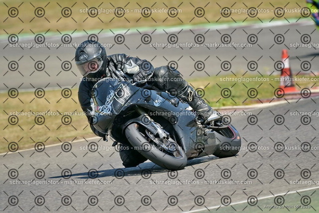 26bc03-2402 | markuskiefer.com - Realisiert mit Pictrs.com