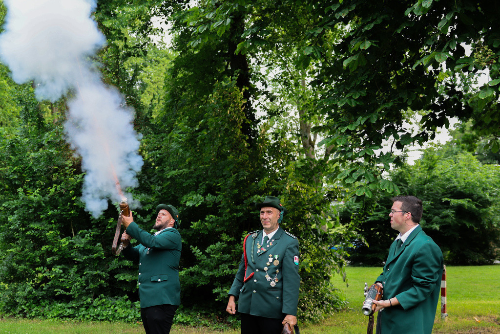 top-top.de-250601-064 | Foto, Video, Fotografie, Videografie, Fotobox, DJ, Discjockey, Musik, Musikbox, Veranstaltung, Photobooth, Amazon, Ebay, Buchtipp, Bestseller, Autor, Verlag, Buch, Wesel, Hamminkeln, NRW, Dinslaken, Rees, Drohne, Hochzeit, Party, Fotobox, Wesel, Fotograf