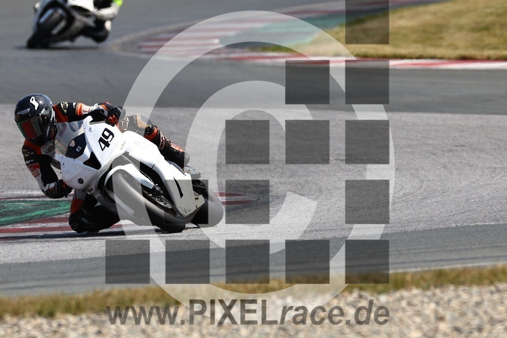 0049-20240720_02372 | Schöne Erinnerungen an spannende Momente - das festzuhalten ist unser Job. PIXELrace.de ist seit 2003 auf den Rennstrecken Europas unterwegs um die Action draußen beim Fahren und die wunderbare Stimmung imm Fahrerlager für euch einzufangen.