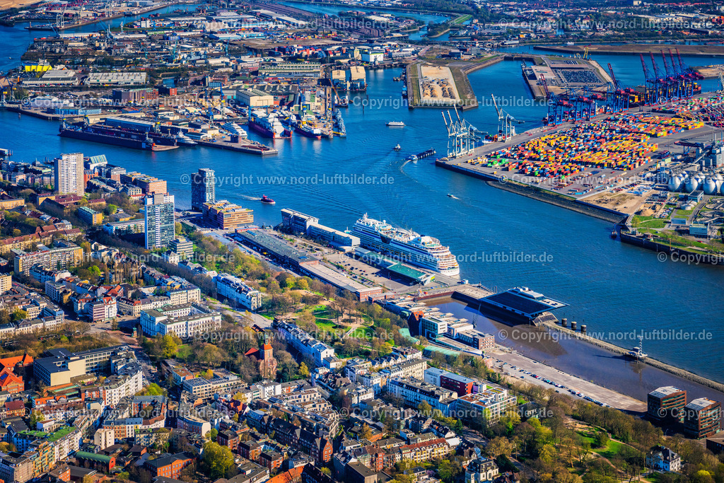 Hamburg_Altona_Cruise_Center_ELS_4185060425 | HAMBURG 06.04.2025 Kreuzfahrt- Passagier- und Fahrgast- Schiff " AIDAmar " am Kai des Cruise Center in Hamburg, Deutschland. Weiterführende Informationen bei: AIDA Cruises - German Branch of Costa Crociere S.p.A.,  CGH Cruise Gate Hamburg GmbH. // The cruise passenger and passenger ship "AIDAmar" on the quay of the Cruise Center in Hamburg, Germany. Further information at: AIDA Cruises - German Branch of Costa Crociere S.p.A.,  CGH Cruise Gate Hamburg GmbH. Foto: Martin Elsen