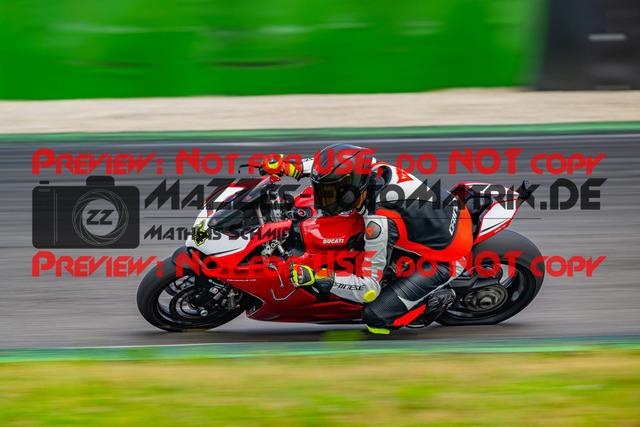 MaZZes_FotoMatrix_240702_6007705_4665 | ROT