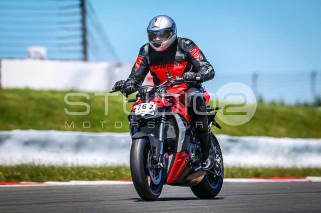 0762-260526NBR-025_762 | Deine Full-Service-Agentur für ✔️Videoproduktionen und ✔️Motorsportfotografie Jetzt Angebot anfragen!