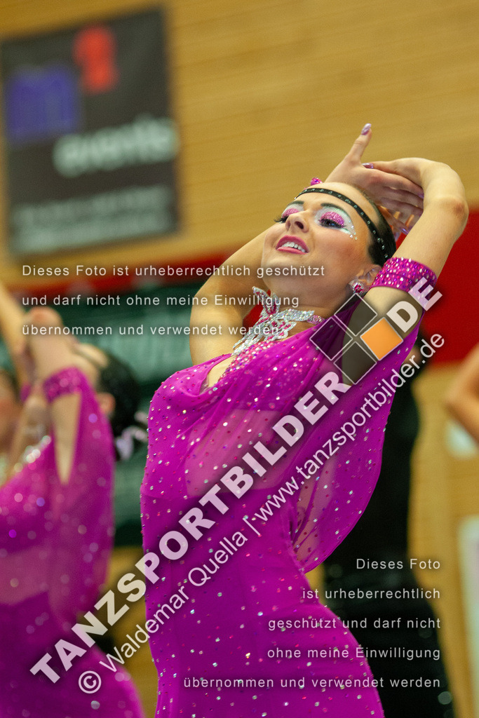 20090418-02885 | Hier finden Sie Tanz Bilder vom Latein und Standard Formationen tanzen. Sportbilder vom Tanzsport. Schöne Fotos und von Weltmeisterschaft, Europameisterschaft, Bundesliga, Regionalliga, Oberliga und Landesliga sowie von GOC Stuttgart, DanceComp, WM Bremen