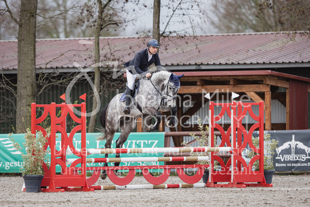 230411_Mühlen_01SprPf-A-128 | Deine schönsten Turniermomente als professionelle Fotos! Entdecke hochwertige Pferdesport-Fotografie im Online-Shop. Jetzt Fotos finden & bestellen!