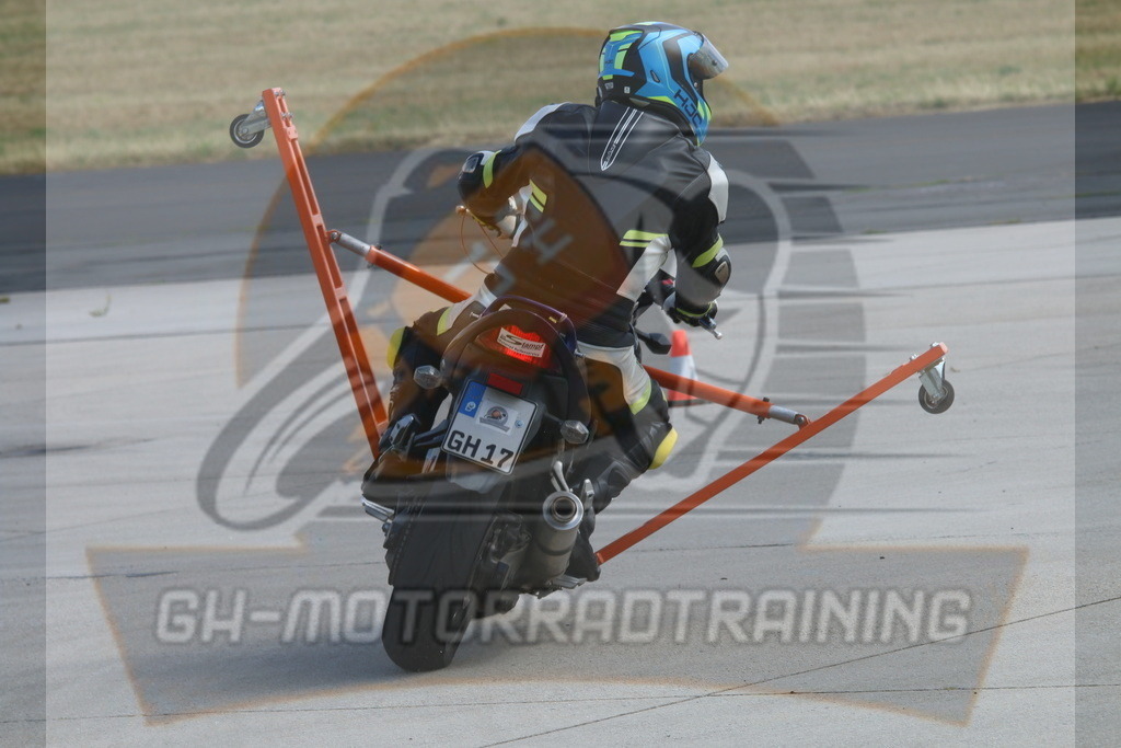 IMG_3433 | gh-motorradtraining-foto.de - Realisiert mit Pictrs.com
