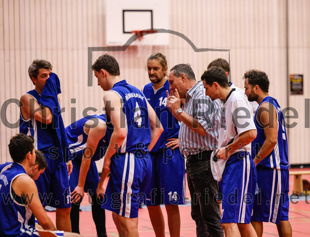 2022-05-29_039_SpVgg_Altenerding_gegen_Muenchen_Basket_2 | Erding, Deutschland, 29.05.2022:
Basketball, Bezirksliga 2021 / 2022, Herren Turnier der 2. der Aufstiegsrunden, SpVgg Altenerding gegen München Basket 2, Endergebnis: 

Tizian Baur (München Basket, #4), Adrian Grieble (München Basket, #14)

Foto: Christian Riedel / fotografie-riedel.net