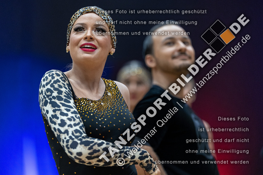 20240113-02044 | Hier finden Sie Tanz Bilder vom Latein und Standard Formationen tanzen. Sportbilder vom Tanzsport. Schöne Fotos und von Weltmeisterschaft, Europameisterschaft, Bundesliga, Regionalliga, Oberliga und Landesliga sowie von GOC Stuttgart, DanceComp, WM Bremen