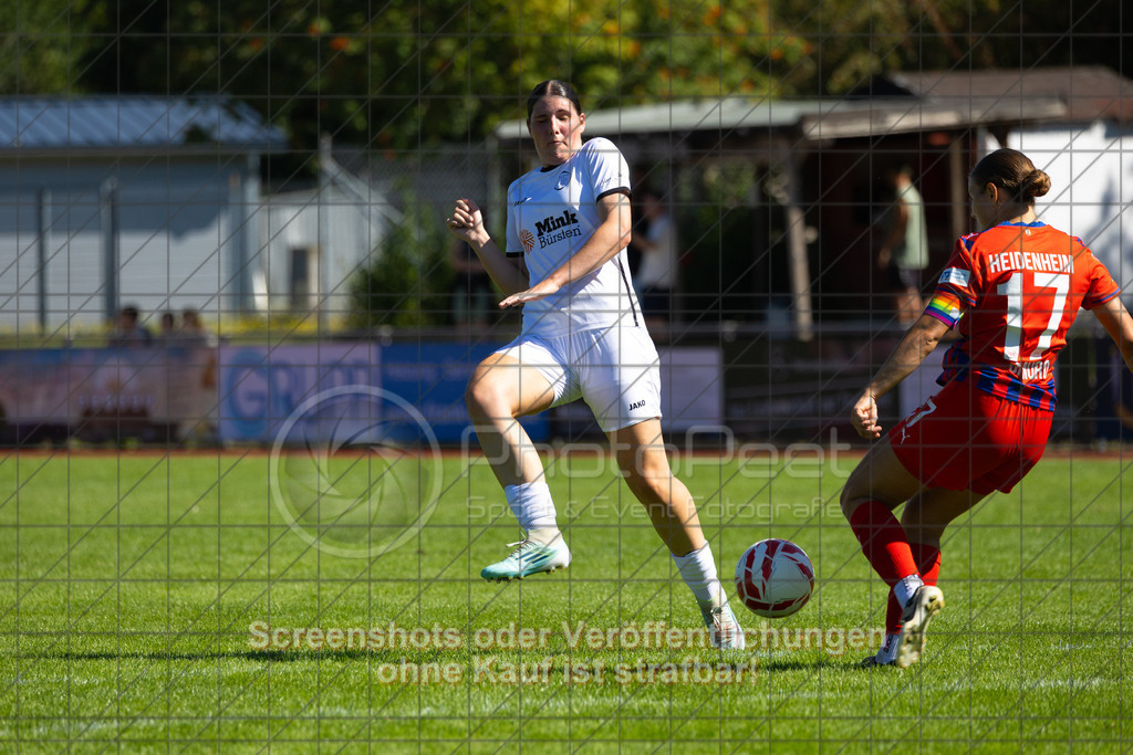 20260906_114453_0018_(c)_by_PhotoPeet | #,1.FC Donzdorf (weiß) vs. 1.FC Heidenheim 1846 (rot), Fußball, Frauen-Verbandspokal Gruppe 2, 2. Runde, Saison 2026/2027, Rasenplatz Lautertal Stadion, Süßener Straße 16, 73072 Donzdorf, 06.09.2026 - 11:00 Uhr,Foto: PhotoPeet / Sport- &amp; Eventfotografie / Peter Harich