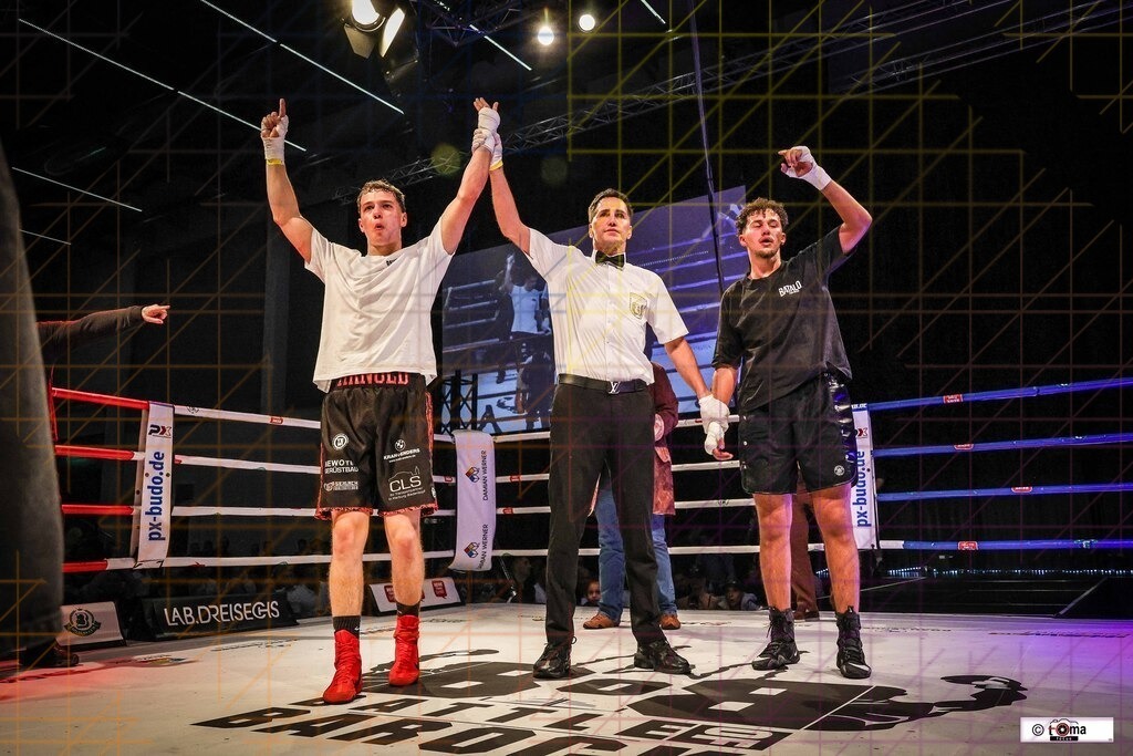 BoB 2026 Arnold vs. Faiz-77 | professionelle Sport- und Eventfotografie von Tomafocus – dynamische Bilder, emotionale Momente und hochwertige Aufnahmen für jeden Anlass. - Realisiert mit Pictrs.com