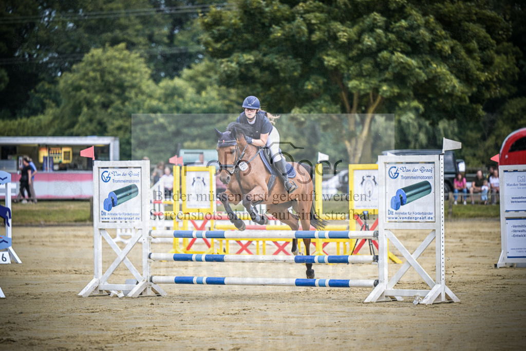 DOS_7162 | Entdecke hochwertige Reitturnierfotos von Foto Oger. Professionell, emotional und authentisch – jetzt Lieblingsmomente im Shop bestellen.Deutschlandweite Turnierfotografie. - Realisiert mit Pictrs.com