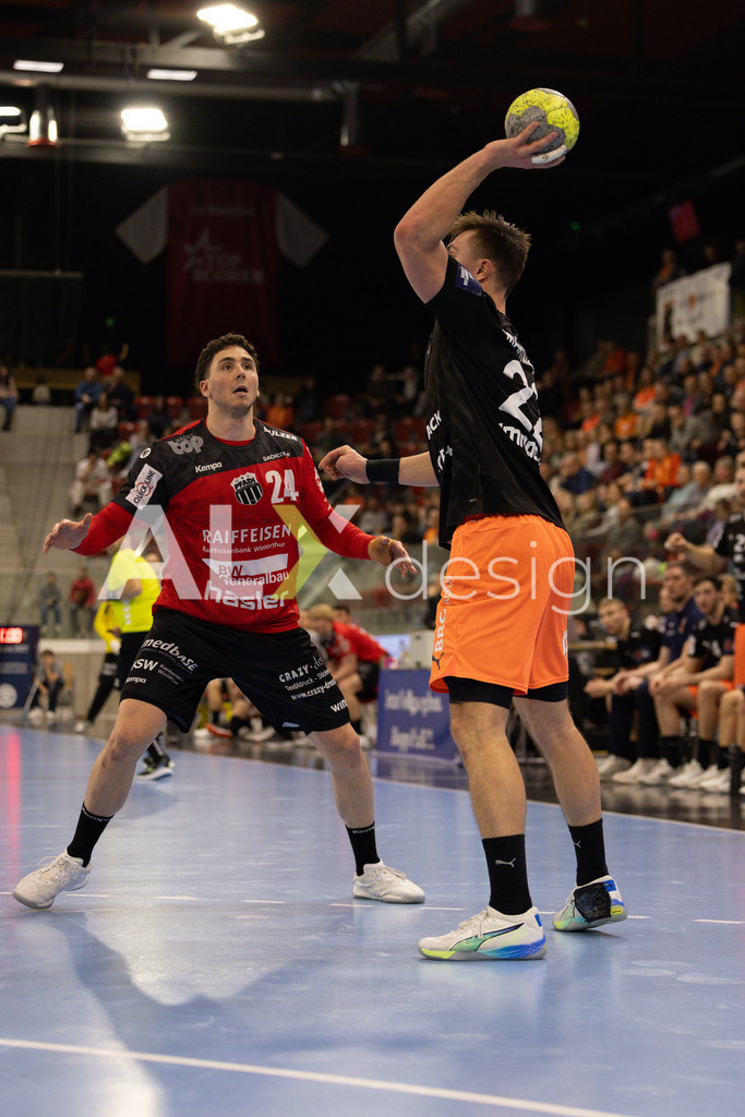 Handballen I Herren I Saison 2025-2026 I Quickline Handball League 2026 | Men I 18. Spieltag I Pfade Winterthur - Kadetten Schaffhausen I 20.12.2025 | 22 Patrik Martinovic (Kadetten Schaffhausen) - Rückraum rechts - Realisiert mit Pictrs.com