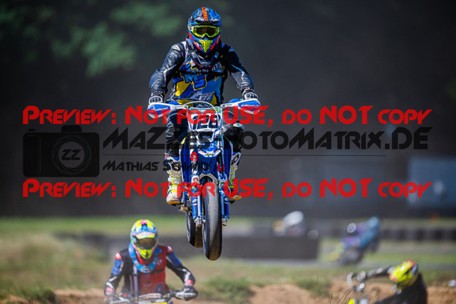 MaZZes_FotoMatrix_220702_5529 | UE40