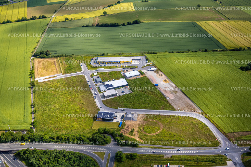Soest220600363 | Luftbild, Luftbild, Gewerbegebiet Wasserfuhr, DHL Logistik, Wiesen und Felder, Soest, Soester Boerde, Nordrhein-Westfalen, Deutschland