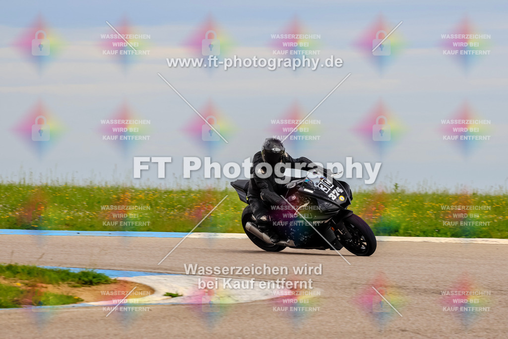 MotoTeam-2572 | Hier findet Ihr Bilder von Touristenfahrten auf der Nürburgring Nordschleife oder von anderen Veranstaltungen die ich besucht habe. Viel Spass beim Durch Schauen 