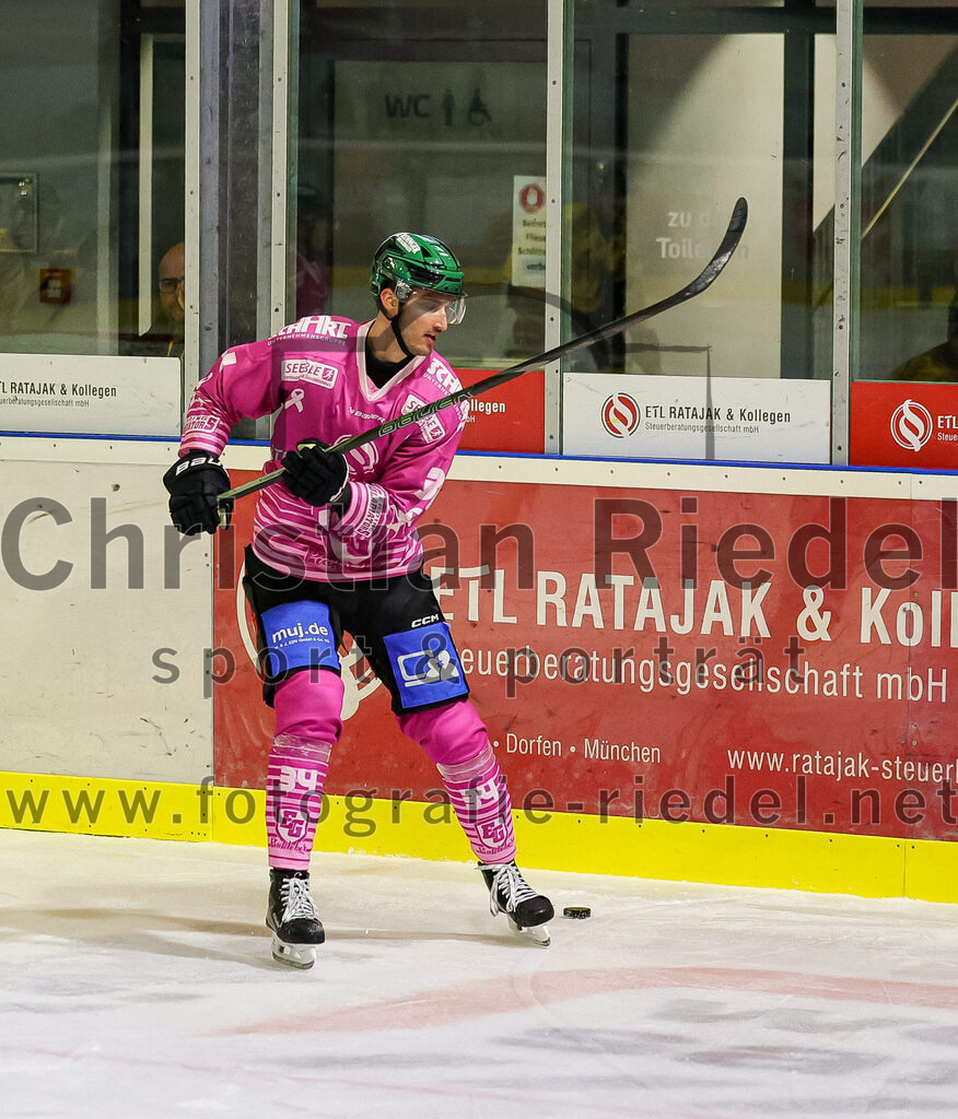 2025-10-28_146_TSV_Erding_gegen_Toelzer_Loewen | Erding, Deutschland, 28.10.2025:Eishockey, Oberliga Süd 2025 / 2026, 13. Spieltag, TSV Erding gegen Tölzer Löwen, Endergebnis: 2:5Bastian Cramer (Erding Gladiators, #34)Foto: Christian Riedel / fotografie-riedel.net