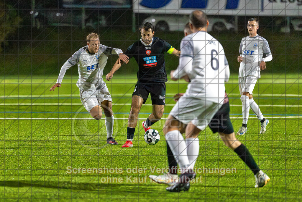 20261008_195400_0161-Bearbeitet_(c)_by_PhotoPeet | #,TSV Eschenbach (weiß) vs. SV Ebersbach (schwarz), Fußball, Bezirkspokal der Herren, Saison 2026/2027, Kunstrasenplatz, Schlater Straße, 73107 Eschenbach, 08.10.2026 - 19:30 Uhr,Foto: PhotoPeet / Sport- &amp; Eventfotografie / Peter Harich