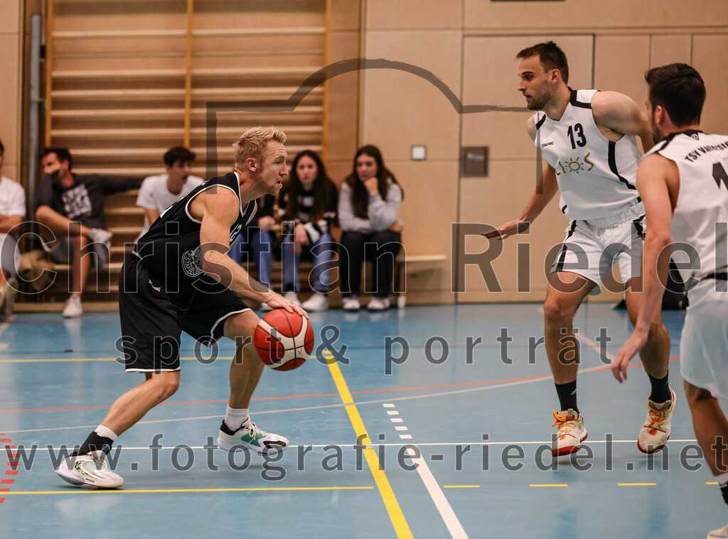 2023-10-08_018_TSV_Vaterstetten_gegen_ESV_Staffelsee | Vaterstetten, Deutschland, 08.10.2023:
Basketball, Bayernliga Herren Süd 2023 / 2024, 3. Spieltag, TSV Vaterstetten gegen ESV Staffelsee, Endergebnis: 62:90

Foto: Christian Riedel / fotografie-riedel.net