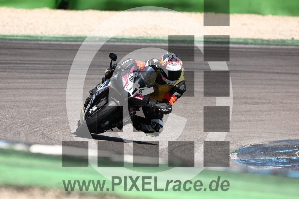 0001-20240625_05027 | Schöne Erinnerungen an spannende Momente - das festzuhalten ist unser Job. PIXELrace.de ist seit 2003 auf den Rennstrecken Europas unterwegs um die Action draußen beim Fahren und die wunderbare Stimmung imm Fahrerlager für euch einzufangen.