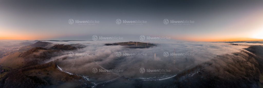 Messelberg mit Blick auf die Wetterwarte bei Stötten | löwenblicke | shop