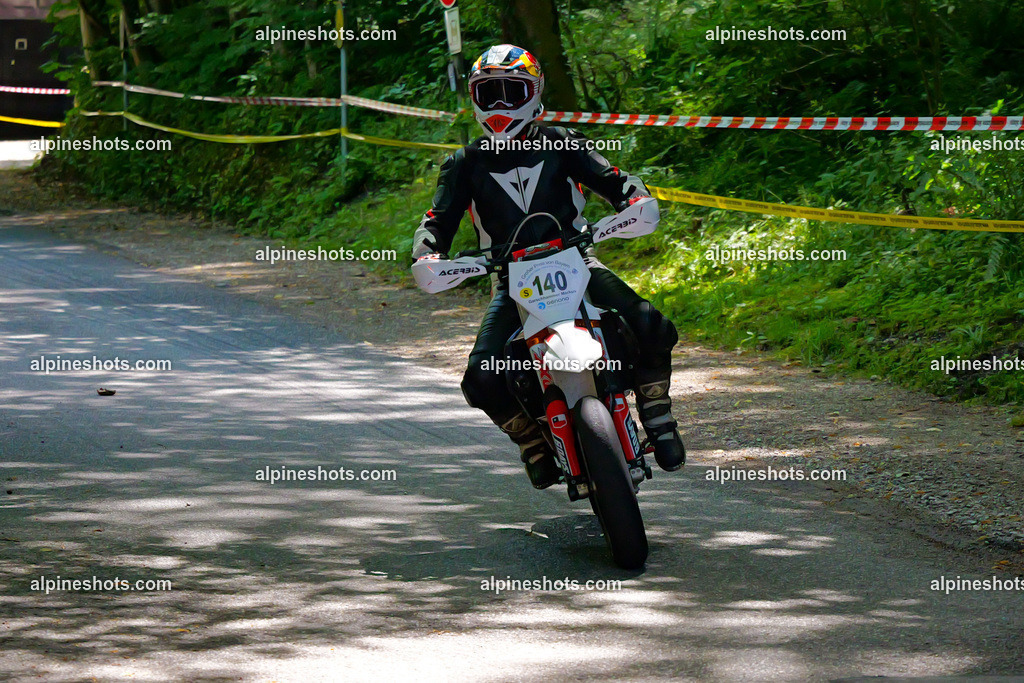 P1036768 | Erleben Sie atemberaubende, hochqualitative Fotos Ihrer Fahrt entlang der malerischen Alpenstraßen. Besuchen Sie alpineshots.com, um professionelle Aufnahmen Ihrer unvergesslichen Reise zu finden und zu kaufen - Realisiert mit Pictrs.com