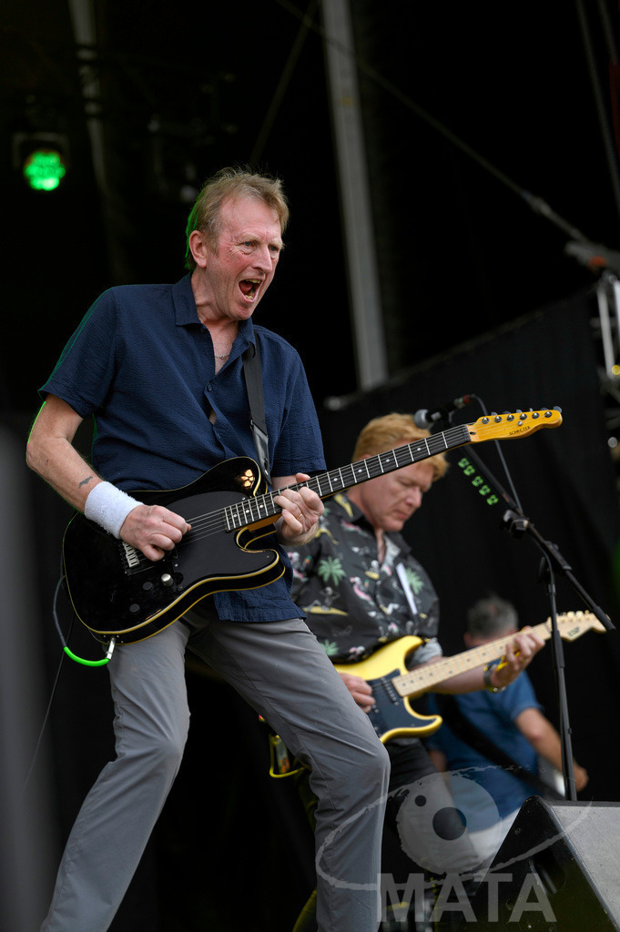 _DWA6707 | Schottisch Gitarrist Bruce Watson von der Band Big Country bei ihrem Auftritt im Rahmen des Festival Lieder am See 2024 in Franken Enderndorf Spalt, 27.07.2024 Bayern Deutschland - Realisiert mit Pictrs.com