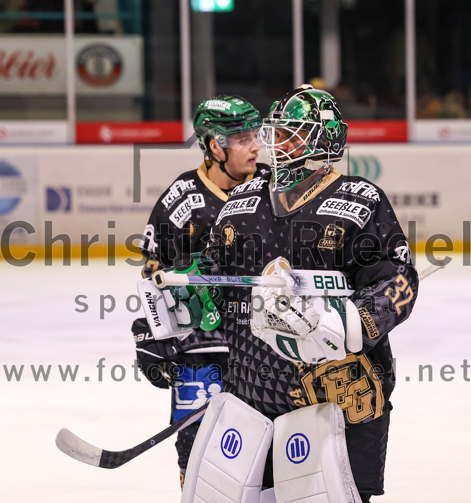 2024-03-15_037_TSV_Erding_gegen_EHC_Koenigsbrunn | Erding, Deutschland, 15.03.2024:
Eishockey, Bayernliga Playoffs 2023 / 2024, 3. Spieltag, TSV Erding gegen EHC Königsbrunn, Endergebnis: 3:4 n. V.

Torwart Dimitri Pätzold (Erding Gladiators, #32)

Foto: Christian Riedel / fotografie-riedel.net