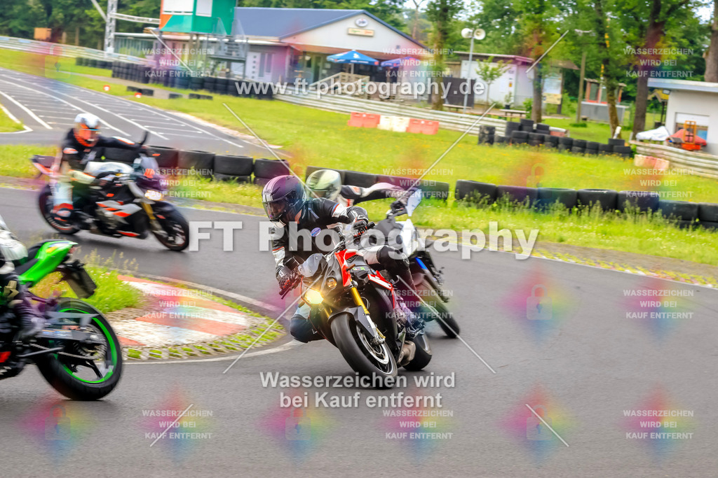 VBK-7751 | Hier findet Ihr Bilder von Touristenfahrten auf der Nürburgring Nordschleife oder von anderen Veranstaltungen die ich besucht habe. Viel Spass beim Durch Schauen 