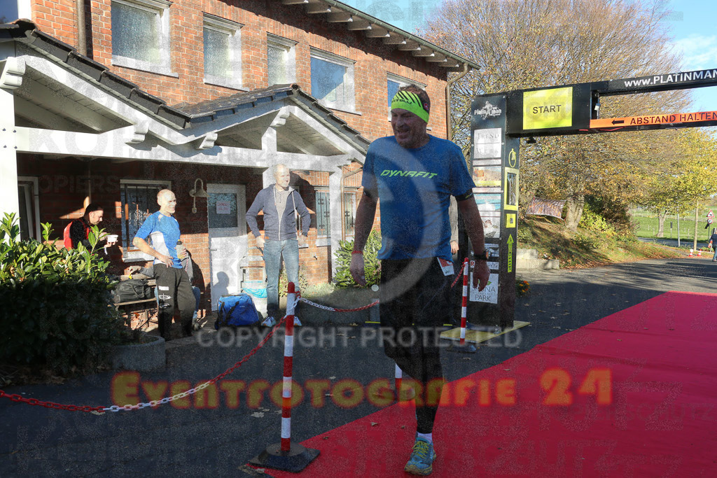 221113_1358_EX1_9949 | Sportfotografie im Rhein-Sieg Kreis, Köln, Bonn, NRW, Rheinland Pfalz, Hessen, etc. Unser Tätigkeitsfeld umfasst den Laufsport vom Volkslauf über den Marathon, Duathlon, Triathon bis zum Ultralauf wie Kölnpfad Ultra oder Schindertrail.