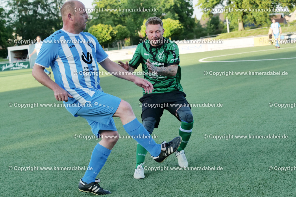 Fußball Kreispokal 25/26 Ü 32 : Spiel um Platz 3 : SV 08/29 Friedrichsfeld - SV Ringenberg AH  2 : 1 | Fußball Kreispokal 25/26 Ü 32 : Spiel um Platz 3 : SV 08/29 Friedrichsfeld - SV Ringenberg AH  2 : 1Spielort : Voerde Friedrichsfeld - Realisiert mit Pictrs.com