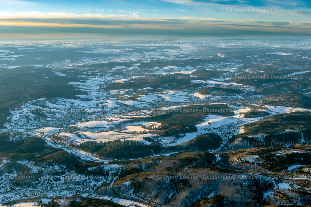 4045126 | Abendstimmung über dem verschneiten Thüringer Wald bei Meiningen