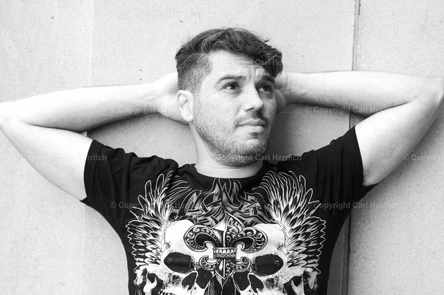 DSC_2614_1 | High End Portraits. Einzelportrait Paarportrait Gruppenportrait Künstlerportrait Bandportzait Bühnenfotografie Fashion Lifestyle Urbanlife  - Realisiert mit Pictrs.com