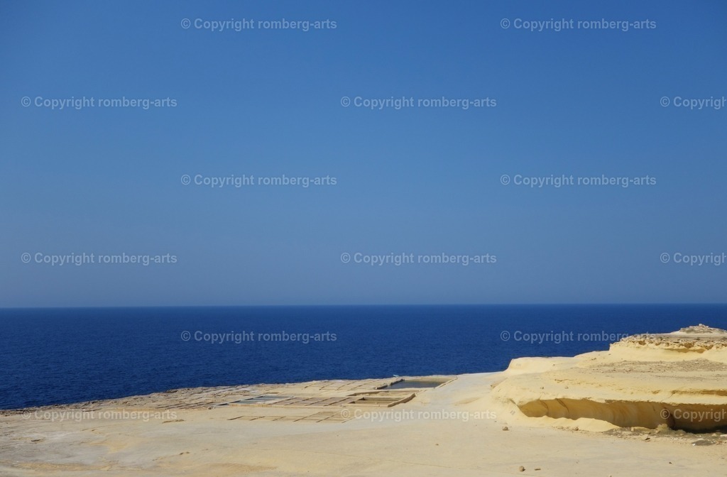 DSC01544 | romberg-arts, romberg-arts.de, www.romberg-arts.de, Foto_Online_Shop, Julia Fuhrmann, Köln, Fotos, Fotografie, Fotokunst, Kunstdrucke, Naturfotos, Aktfotos, Nacktfotos, schwarz_weiß_Fotos, Blumenfotos, Blumen, Tiere, Beton, Korrosion, Lächeln, Drucke