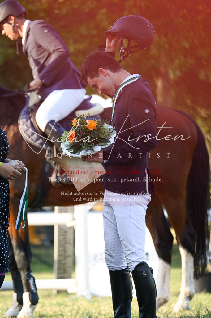 DSC_2015 | Pferde- und Turnierfotografie in Westsachsen. Pferdeportraits, Auftragszeichnungen und intuitive Kunst.
