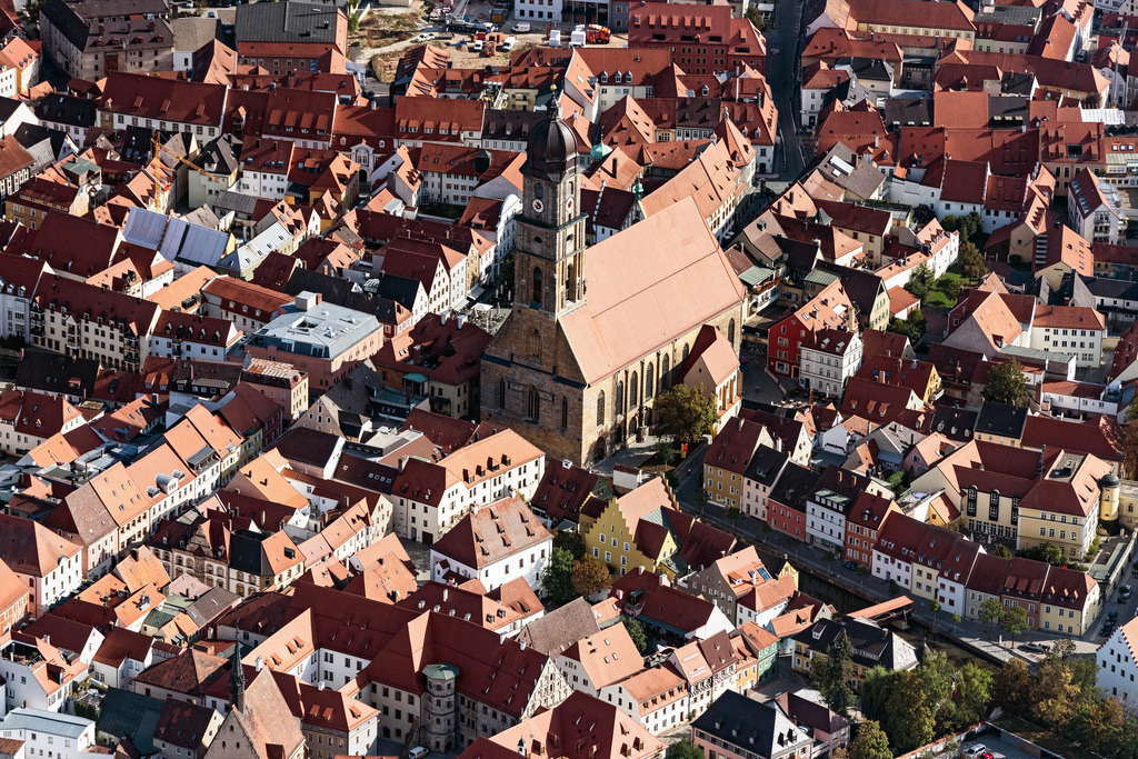 dr__0018435.jpg | AMBERG 11.09.2018 Stadtansicht des Innenstadtbereiches mit der Basilika St. Martin in Amberg im Bundesland Bayern, Deutschland. // Down town area with of Basilika St. Martin in Amberg in the state Bavaria, Germany. Foto: Daniel Reiter