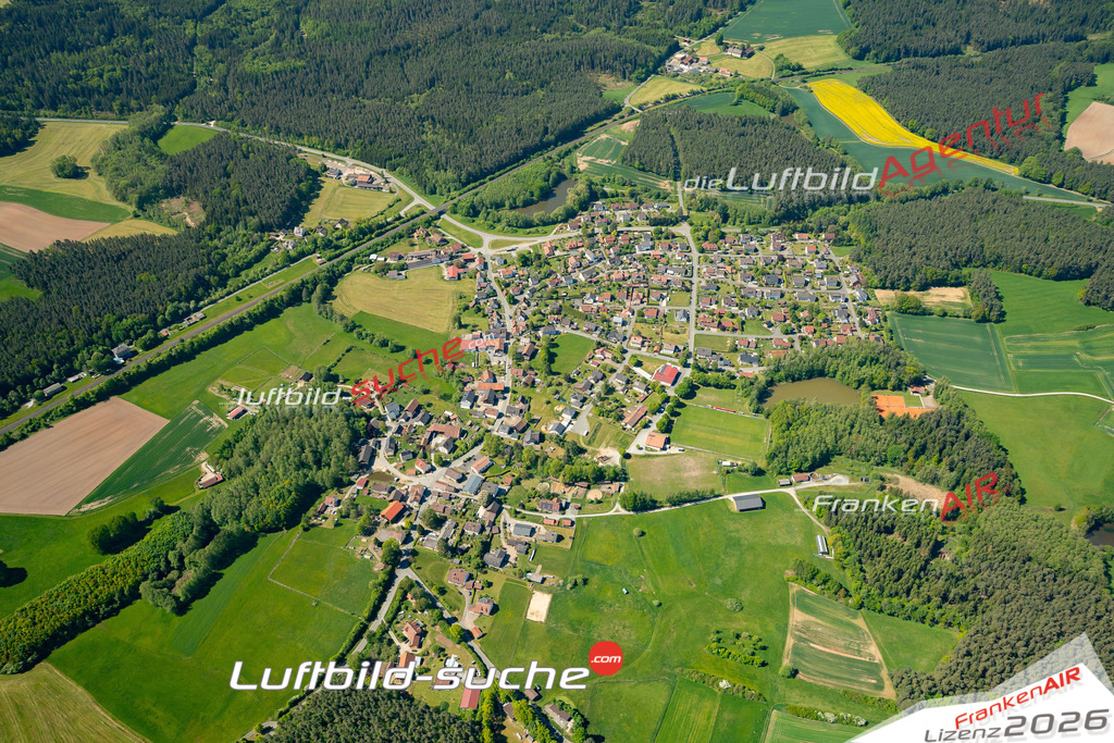 Schrägluftbild  Engelmannsreuth  Prebitz - Das Luftbild wurde 2025 vom UL-Flugzeug heraus erstellt ( keine Drohne ) - Hochauflösende Luftaufnahme -Nicht vergleichbar mit Google Maps oder Satelittenbilder- Die Geschenkidee !Mit Lizenz und Bildrechte bestellbar