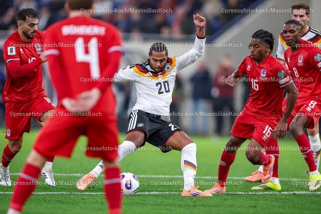 DFB14112501072 | 14.11.2025, Fußball, Länderspiel, WM-Qualifikation Europa, Deutschland - Luxemburg, Stade de Luxembourg (Croix de Gasperich, Luxemburg), 9. Spieltag, Saison 2025 2026: Serge Gnabry (GER #20) beim Schuss auf das Tor  Regulations prohibit any use of photographs as image sequences and or quasi-video.