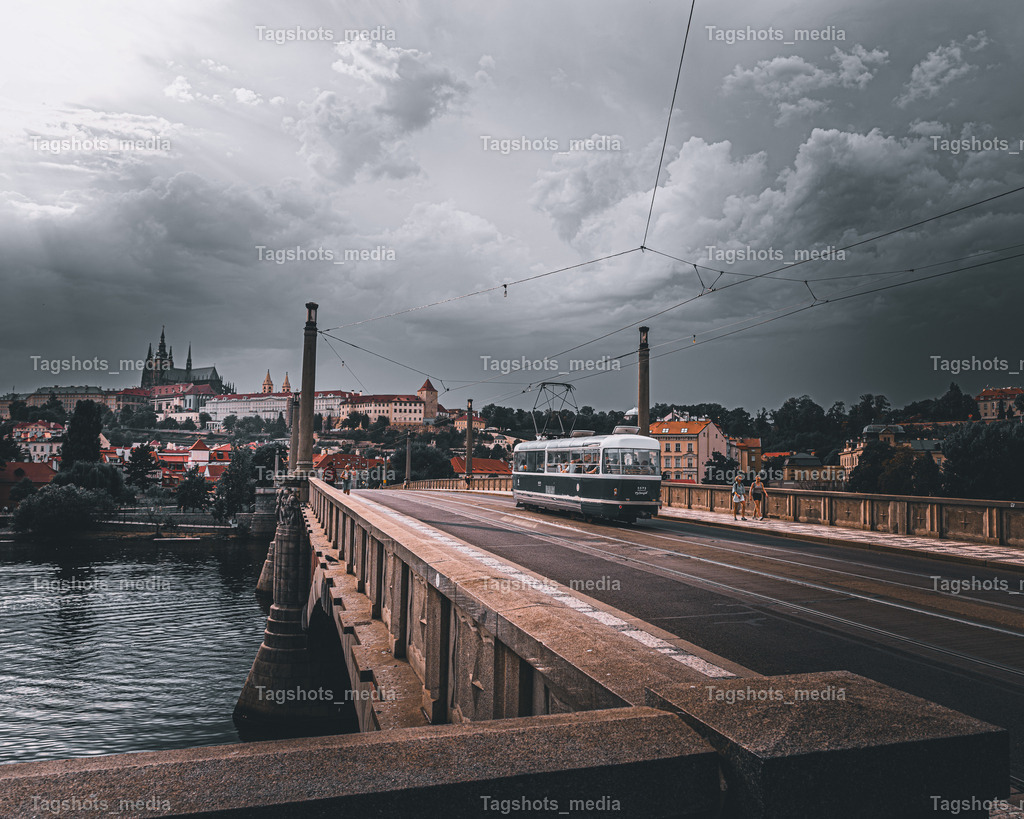 A7506229 | tagshotsmedia - Realisiert mit Pictrs.com