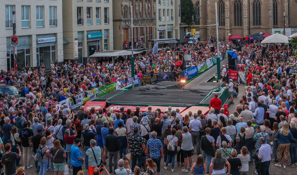 top-top.de-250828-142 | Foto, Video, Fotografie, Videografie, Fotobox, DJ, Discjockey, Musik, Musikbox, Veranstaltung, Photobooth, Amazon, Ebay, Buchtipp, Bestseller, Autor, Verlag, Buch, Wesel, Hamminkeln, NRW, Dinslaken, Rees, Drohne, Hochzeit, Party, Fotobox, Wesel, Fotograf