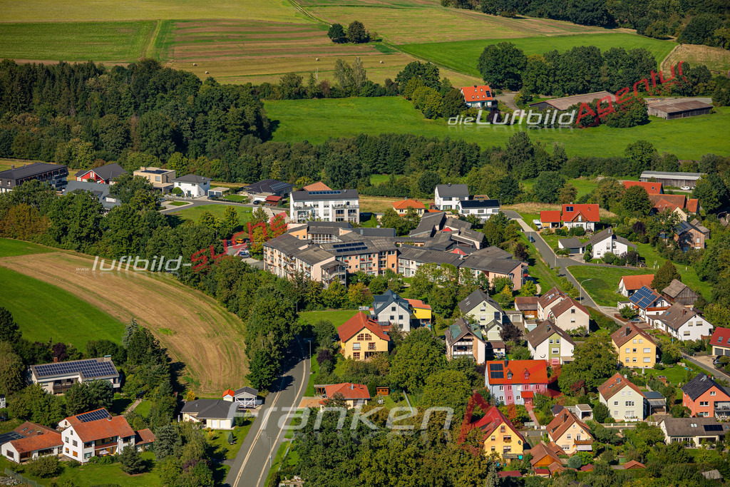 thurnau-35-2023 | Das Luftbild zeigt :  Thurnau - Die Luftaufnahme wurde 2023 vom UL-Flugzeug aus erstellt ( keine Drohne ) - 
Hochauflösende Luftaufnahme - Für grossformatige Ausdrucke geeignet. Die Geschenkidee !
Mit Lizenz und Bildrechte bestellbar