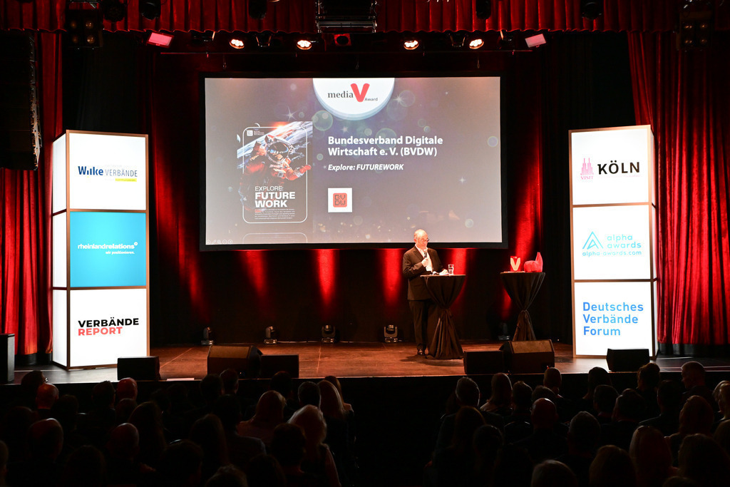 0142Media_V_Award_2025_Foto_Stefan_Wernz | Fotograf Köln - Realisiert mit Pictrs.com