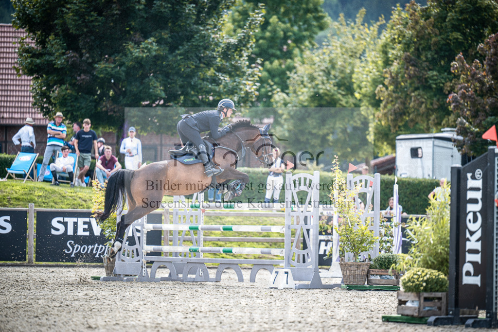 DOS_9943 | Entdecke hochwertige Reitturnierfotos von Foto Oger. Professionell, emotional und authentisch – jetzt Lieblingsmomente im Shop bestellen.Deutschlandweite Turnierfotografie. - Realisiert mit Pictrs.com