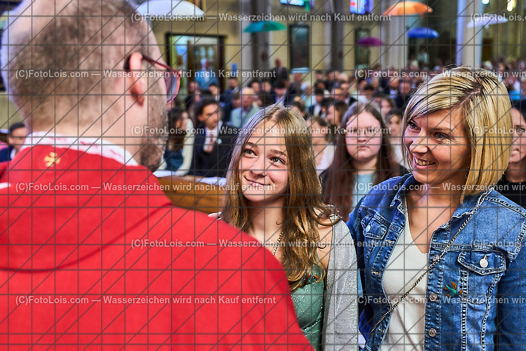 ALP0929_PfarrFirmung Wieselburg_Firmvorgang | (C)FotoLois.com, Alois Spandl, Firmung in der Pfarrkirche Wieselburg mit Generalvikar Dr. Christoph Weiss, Dechant Pfarrer Daniel Kostrzycki und Monignore Franz Dammerer, Sa 15. Juni 2024.