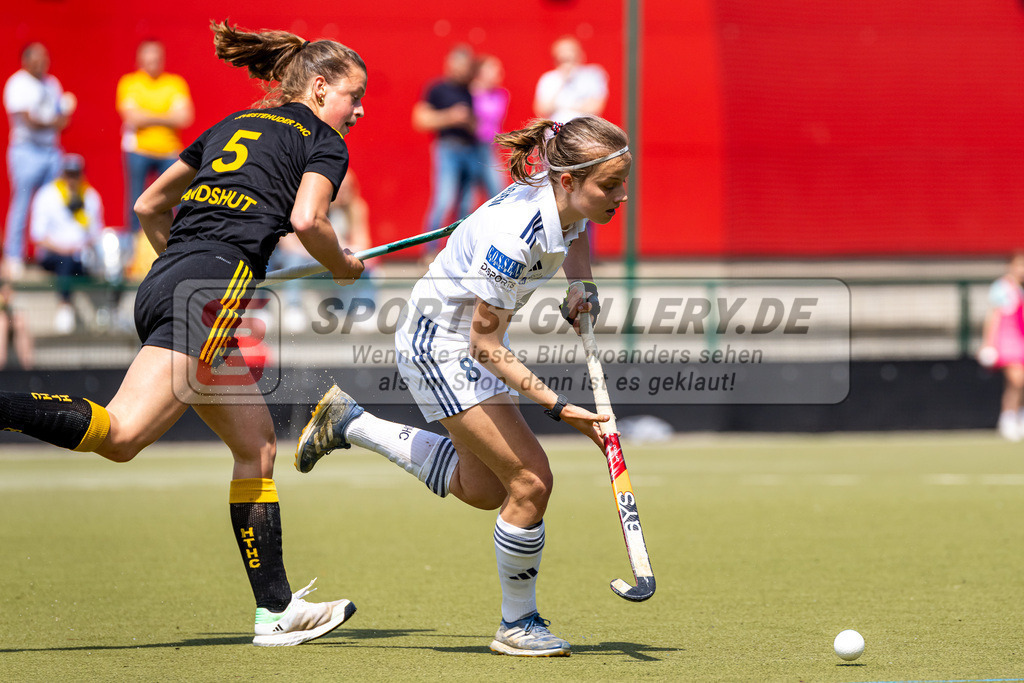 HK_20240511_100640 | 1.Bundesliga Damen Düsseldorfer HC - Harvestehuder THC am 11.5.2024 Düsseldorfer HC, Düsseldorf , Landshut Emilia ( Harvestehuder THC #5 ) , Friederike Heusgen ( Düsseldorfer HC #8 )