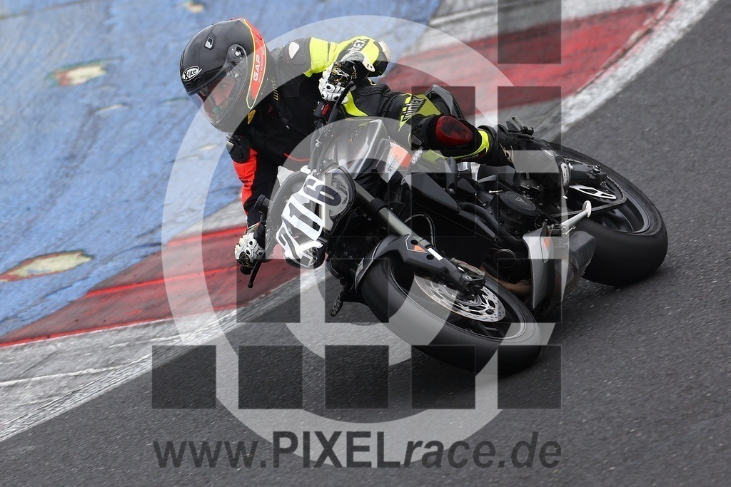 0216-20260331_02639 | Schöne Erinnerungen an spannende Momente - das festzuhalten ist unser Job. PIXELrace.de ist seit 2003 auf den Rennstrecken Europas unterwegs um die Action draußen beim Fahren und die wunderbare Stimmung imm Fahrerlager für euch einzufangen.