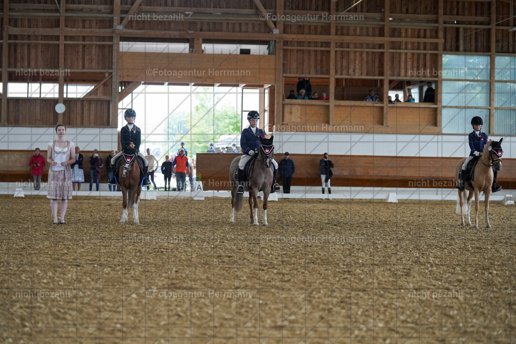 FAH09367 | Turnierbilder, Reitsportfotos, LAPO, Landesponyturnier, Turnierfotografen Bayern