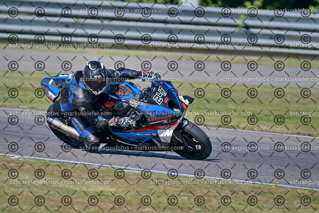 26BT02-0064 | markuskiefer.com - Realisiert mit Pictrs.com