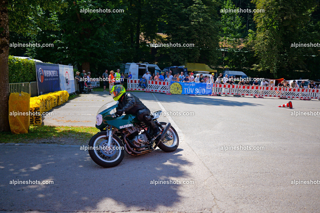 P1036913-2 | Erleben Sie atemberaubende, hochqualitative Fotos Ihrer Fahrt entlang der malerischen Alpenstraßen. Besuchen Sie alpineshots.com, um professionelle Aufnahmen Ihrer unvergesslichen Reise zu finden und zu kaufen - Realisiert mit Pictrs.com